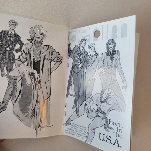 Vintage Italian Scarf & Leaf Scarf Clip ~ 1970s-1980s? ~ Pretty Paisley Pattern - Picture 9 of 16